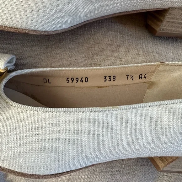 Vintage 90s Salvatore Ferragamo cream linen bow toe kitten heels women’s 7 1/2 - Picture 6 of 14